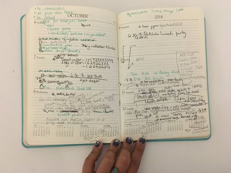 Messy Planner Aesthetic, Messy Planner, Moleskine Weekly Planner, Notebook Inspiration, Notes Plan, Moleskine Planner, Writing Planning, Planning System, Moleskine Journal