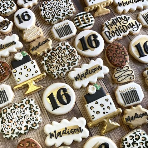 Leopard Birthday Cookies, Leopard Cookies Decorated, Cheetah Print Cookies, Leopard Print Cookies, Sweet 16 Party Planning, Bday Cookies, Leopard Print Cake, Cheetah Birthday, Leopard Birthday