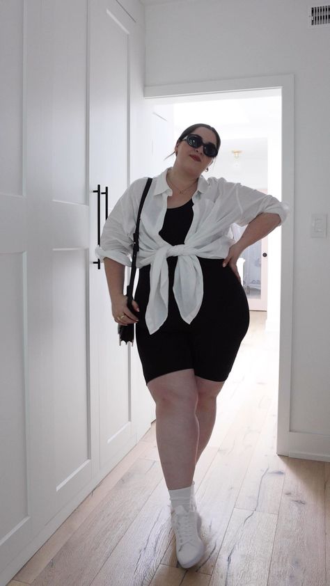 Honeymoon Outfits Plus Size, Italy Outfits Plus Size, Black Unitard Outfit, Unitard Outfit, Travel Outfit Plus Size, Outfit Basic, Plus Size Summer Fashion, Summer Outfits Curvy, Plus Size Summer Outfits