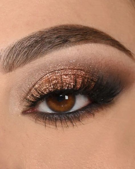 Ideas de maquillaje para ojos marrones: los colores de sombras que más les favorecen Brown Eyelashes, Everyday Makeup, Eyeshadow Looks, Maquillaje De Ojos, Eyelashes, Eye Makeup, Cafe, Collage, Makeup