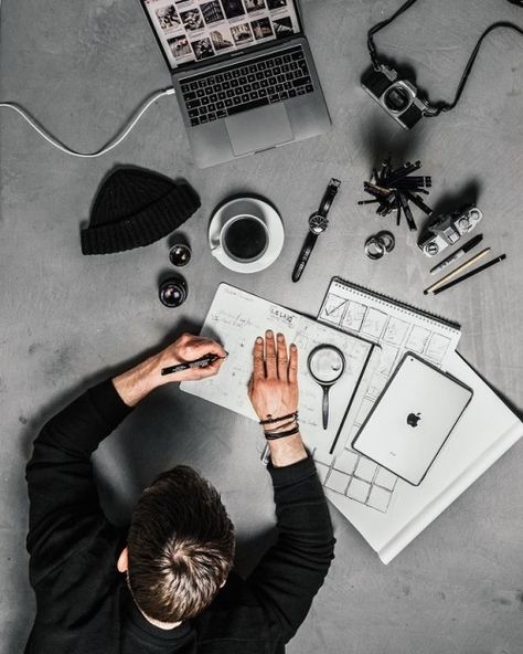 Desks Chairs, Profitable Small Business Ideas, Tables Decorations, Men Stone Bracelet, Man Sitting, Flat Lay Photography, Style Noir, Cool Stuff, Be Creative