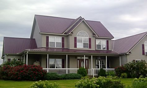 Paint House Beige walls and Burgundy Roof. Description from pinterest.com. I searched for this on bing.com/images Maroon Metal Roof House Colors, Maroon Roof House Colors, Burgundy Metal Roof, Maroon House Exterior, Red Roof House, Metal Roof Houses, Paint House, Metal Roof Colors, Brick Homes