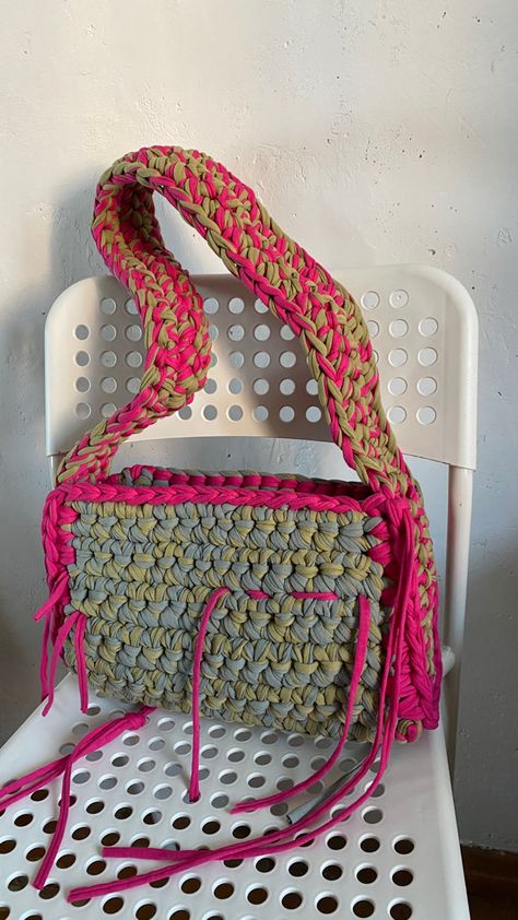 Pink And Green Crochet, Crochet Bag Strap, Pink Crochet Bag, Chunky Crochet Bag, Scrap Yarn Crochet, Warm Scarves, Crochet Shoulder Bags, Crochet Shoulder Bag, Crochet Business