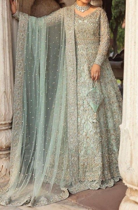 Pakistani Bridal Wear Simple, Barat Party Wear Dresses, Dresses Pakistani, Walima Dress, Shadi Dresses, Nikkah Dress, Heavy Dresses, Asian Bridal Dresses, Latest Bridal Dresses