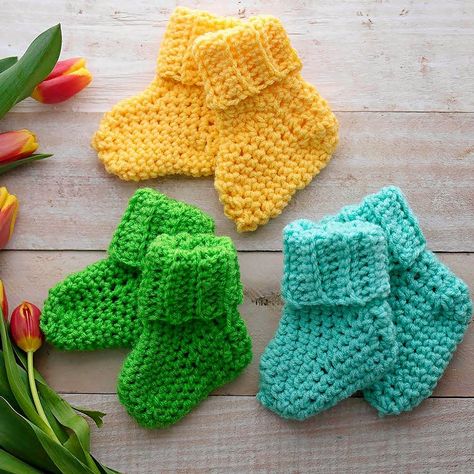 These Crochet socks patterns are best to give you an extra stylish look and warm your feet during the winter season. Baby Socks Crochet, Crochet Sock Patterns, Baby Socks Crochet Pattern, Socks Crochet Pattern, Crochet Sock, Socks Crochet, Crochet Baby Socks, Easy Crochet Slippers, Crochet Socks Pattern