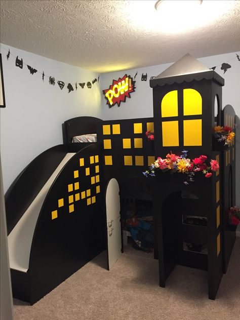 Superhero Bunk Bed, Batman Bedroom Ideas Boys, Comic Bedroom, Batman Boys Room, Superhero Bed, Batman Themed Room, Batman Nursery, Superhero Toddler, Batman Bedroom