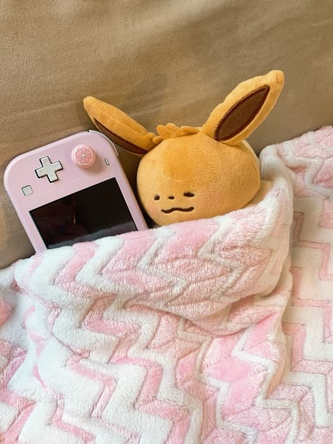 Sparkly Swirl — So i got the world’s cutest eevee plush today....... Eevee Pfp Aesthetic, Cute Pokemon Aesthetic, Pokemon Plushies Aesthetic, Eevee Aesthetic, Eevee Pfp, Lets Go Eevee, Kirby Pokemon, Pokémon Plush, Eevee Plush