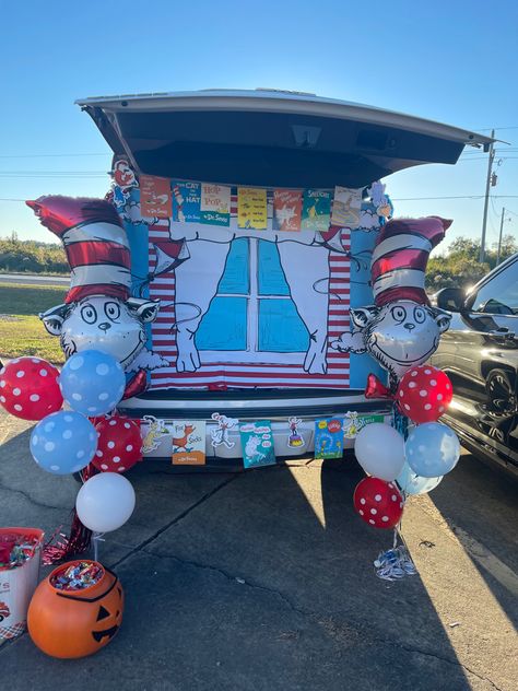 Cat In The Hat Pumpkin Ideas, Dr Seuss Trunk Or Treat, Trunker Treat Ideas, Treat Ideas, Dr Suess, Trunk Or Treat, Fall Halloween Decor, Cat Hat, Halloween Movies