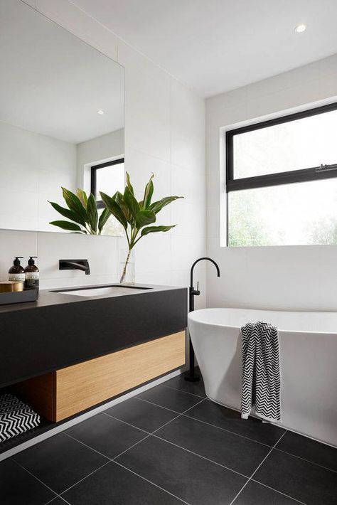 modern bathroom #home #design #minimal #bathroomwalls Beautiful Tile Bathroom, Small Bathroom Tiles, Black And White Bathroom, Bathroom Ideas Modern, Black Floor, Design Hotel, Interior Modern, Bath Tub, Decor Minimalist