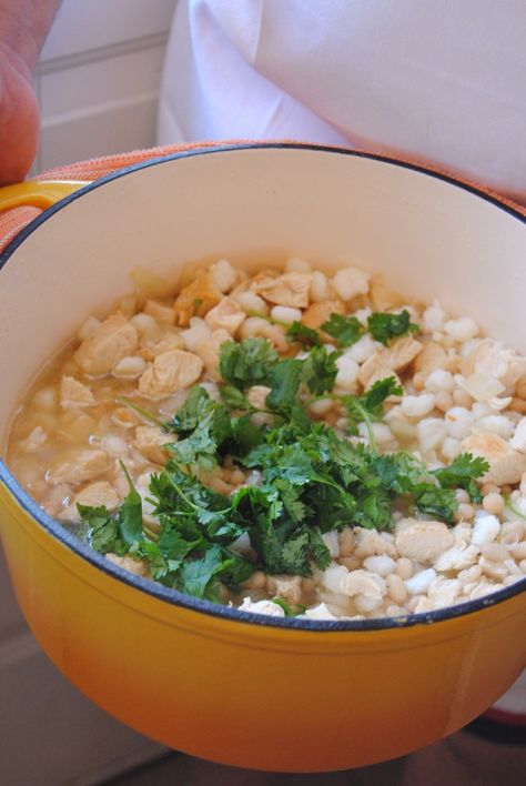 cumin chicken hominy stew Interesting Dinners, Hominy Stew, Hominy Recipes, Hominy Soup, Pork Fajitas, Cumin Chicken, Warm Soup Recipes, Mexican Stew, Veggie Broth