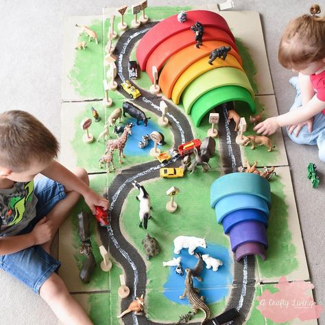 rainbow road small world play Structured Play, Grimm's Toys, Daycare Themes, Rainbow Car, Unstructured Play, Play Activity, Baby Play Activities, Busy Boxes, Wooden Rainbow