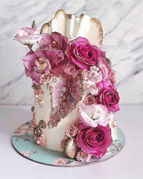 Amazing World Talents on Instagram: “⬅️ Follow Cake ❤ from @sugarbitesbyemma . . #Weddingday #Weddingphoto #Weddingideas #Foodie #Cake #Weddingcake #Yummy #Ilovefood …” Geode Cake, Fantasy Cake, Beautiful Cake Designs, Elegant Birthday Cakes, Candy Cakes, Beautiful Birthday Cakes, Unique Cakes, Beautiful Wedding Cakes, Cake Designs Birthday