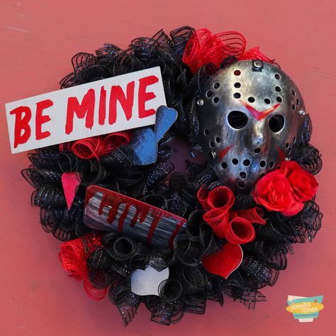 Grim Wreath, Horror Valentines Day, Horror Valentines, Homemade Stencils, Gothic Valentine, Horror Crafts, Valentine Wreaths, Movie Crafts, Wall Art Tutorial