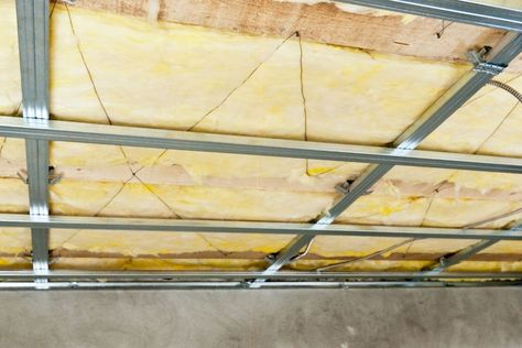 How to install mineral wool Mineral Wool Insulation, Drywall Ceiling, Wool Batts, Ceiling Insulation, Fiberglass Insulation, Wool Insulation, Diy Step, Diy Step By Step, Plastic Foil