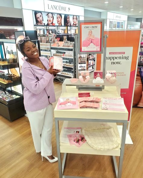 #ultabeauty #ultaemployee #ultaemployeeoutfits #pba #arianagrandeevent #arianagrandefragrances Ulta Employee, Bluffton Sc, I Love My Job, February 13, Love My Job, My Job, Ulta Beauty, First World, Ariana Grande