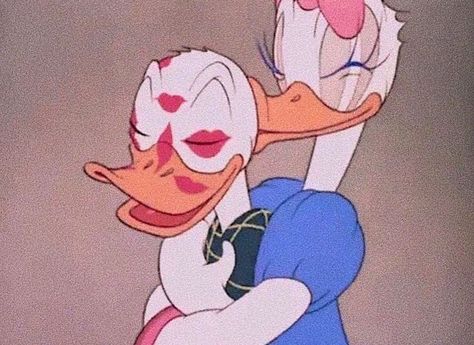 𝐰𝐢𝐥𝐝𝐞𝐬𝐭 𝐥𝐨𝐯𝐞𝐫𝐬 on Instagram: “tag someone you want to kiss 🥰” Old Disney Movies, Music Cover Photos, Me U, Disney Animals, Couple Stuff, Music Cover, Hippie Wallpaper, Old Disney, Movie Couples