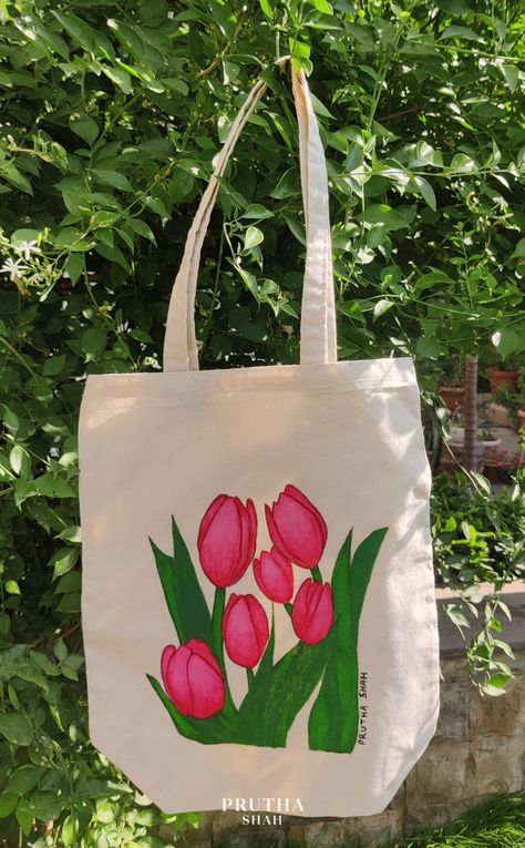 Tote Bag Design Ideas Paint Easy, Tote Bag Pattern Paint, Easy Tote Bag Design, Tote Bag Design Ideas Paint, Canvas Tote Bag Painting Ideas Easy, Design Totebag Aesthetic, Bag Drawing Design, Tote Bag Painting Ideas Flowers, Bag Painting Design