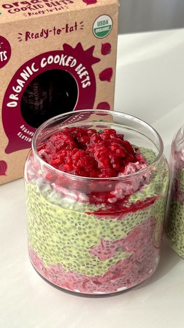 Kaylie Anderson, Healthy Balanced Living on Instagram: "Layered chia pudding💫 A colorful breakfast for on-the-go. #ad Made with chia seeds, coconut shreds, 2 different flavors, and even snuck some veggies in there with @lovebeets organic shredded beet in the raspberry flavor! Raspberry beet chia pudding layer: 1 cup milk of choice 1/4 cup chia seeds 1/4 cup coconut shreds 1 tbsp honey 1/4 tsp vanilla powder pinch of salt 1/2 cup frozen raspberries, thawed & mashed 1 organic @lovebeets grated m Matcha Chia Pudding, Colorful Breakfast, Health Facts Food, Clean And Delicious, Diet Desserts, Healthy Balance, Chia Pudding, Chia Seeds, Usda Organic