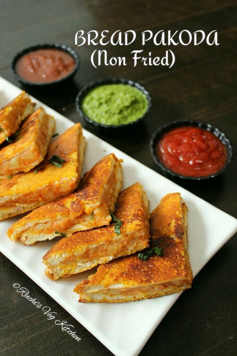 NON-FRIED BREAD PAKODA | Ruchi's Veg Kitchen Bread Pakoda Recipe Indian, Indian Sides, Bread Pakoda, Tiffin Recipes, India Recipes, Chai Time, Andhra Recipes, Vegetarian Platter, Desi Street Food