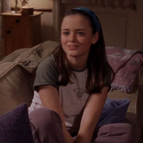 Rory Gilmore Party Outfit, Rory Gilmore Season 3, Rory Gilmore Headband, Rory Gilmore Season 1, Rory Gilmore Summer, Rory Gilmore Style Season 1, Rory Gilmore Style Summer, Rory Gilmore Summer Outfit, Rory Gilmore Outfits Summer