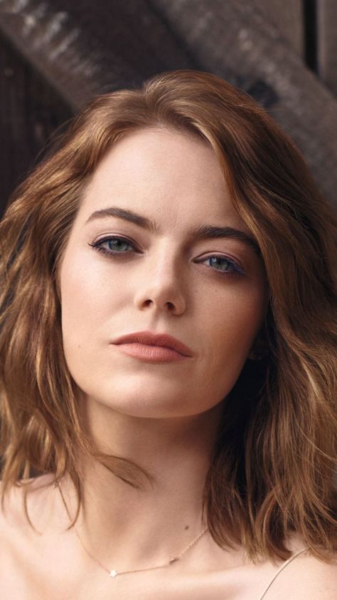 Emma Stone Short Hair, Emma Stone Portrait, Emma Stone Wallpaper, Emma Stone Photoshoot, Stone Photoshoot, Emma Stone Red Carpet, Alicia Vikander, Actrices Hollywood, Rolling Stone