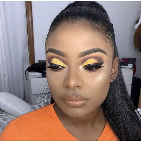 Mustard Eyeshadow Look, Yellow Eyeshadow Looks, Nikki Makeup, Client Makeup, Yellow Eye Makeup, Yellow Hair Color, Yellow Makeup, Yellow Eyeshadow, Shimmer Makeup