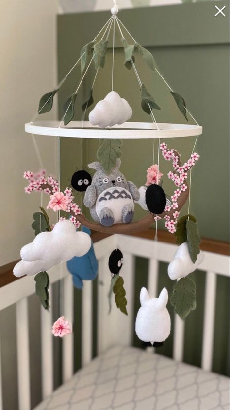 My Neighbor Totoro Room, My Neighbor Totoro Nursery, Ponyo Nursery, Totoro Nursery Ideas, Naruto Nursery, Ghibli Baby Room, Studio Ghibli Baby Room, Studio Ghibli Mobile, Totoro Baby Shower Ideas