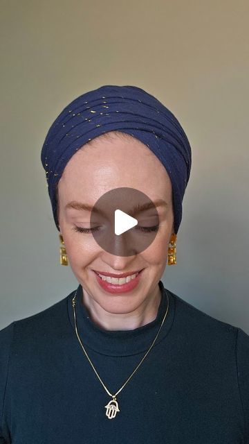 ‎Sarah רבקה‎ on Instagram: "Short, sweet turban wrap with a square scarf for this week! Shoutout to @salbaglamasanati for the original tutorial where I saw this look! You know I'm always looking for more ways to wear my squares, so I hope you enjoy this tutorial! #Wrapunzel #wrapunzelista #Headscarf #headscarves #tichel #mitpachat #Headwrapping #modeststyle #modestfashion #tutorial" Tichel Tutorial, Turban Headwrap, Square Scarf, Head Scarf, Shout Out, Head Wraps, Modest Fashion, Square, The Originals