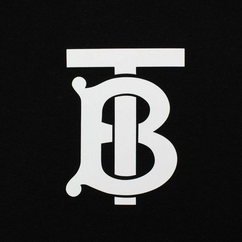 Burberry Monogram, Thomas Burberry, Riccardo Tisci, Fit Logo, Logo T Shirt, Department Store, Tshirt Logo, Oversized Fits, York City