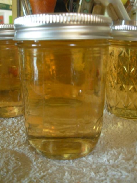 Champagne Jelly Recipe, Basil Jelly Recipe, Basil Jelly, Wine Jelly Recipe, Wine Jelly, Home Canning Recipes, Sweet Basil, Thai Basil, Rice Wine Vinegar