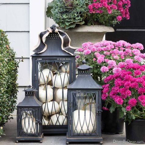 Lantern Decor Ideas: 10 Creative Ways To Use Them In Your Home! Porch Lantern Decor Ideas, Porch With Lanterns, Front Porch Lantern Decor, Porch Lanterns Decor, Front Porch Lanterns, Lantern Decor Ideas, Decorating Porch, Porch Lantern, Lantern Decor