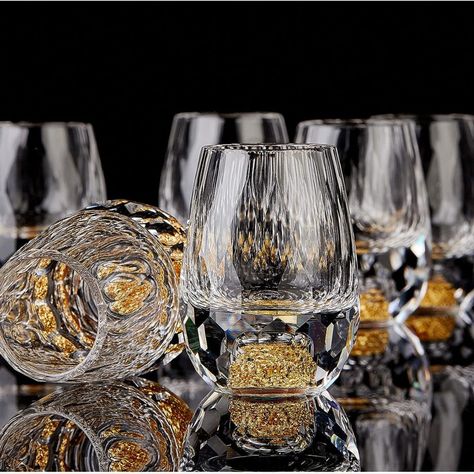 Crystal Whiskey Glasses, Shot Cups, Im So Fancy, Faceted Design, Shot Glass Set, Unique Diamonds, Wine Cabinets, Shot Glasses, Diamond Design