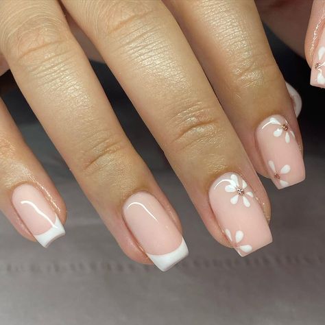 🤍🤍🤍 @the_gelbottle_inc DAISY Prep @lilly.beau @willowacademy_lj Natural nails using biab . . . . #nailsofinstagram #biabnails #biab… | Instagram Biab Nails White Design, Nails For Grandmothers, Biab Nails Flower, French Manicure Biab Nails, Cute Gel Nails On Natural Nails, White Flower Nails Coffin, Pretty Biab Nails, Biab Nail Design French Tip, Short Daisy Nail Designs