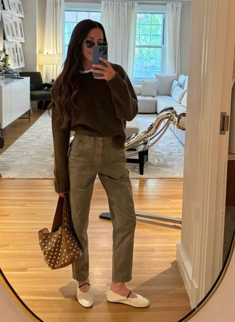 Arielle Charnas Style, Spring Fashion Aesthetic, Closet Capsule, Arielle Charnas, Blazer Verde, Ashlee Simpson, Outfit Work, Outfits Classy, 2024 Style