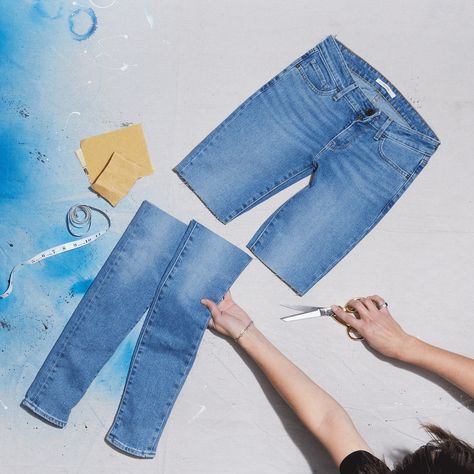 Making Jean Shorts, Diy Denim Shorts, Sew Denim, Diy Jean Shorts, How To Make Jeans, Master Tailor, Shorts Tutorial, Cut Off Jean Shorts, Diy Shorts