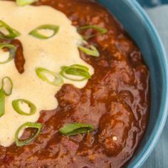 Guy Fieri's Texas chili recipe is so rich and flavorful, you'll never turn back Texas Roadhouse Chili Recipe, Texas Chili Recipe, Texas Style Chili, Beer Cheese Sauce, Slow Cooker Chili Recipe, Texas Chili, Guy Fieri, Sauteed Vegetables, Chili Recipe