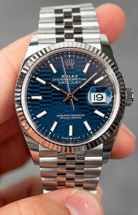 Dream Watches, Rare Gems, Rolex Daytona, Fashion Mistakes, Sports Watch, Rolex Submariner, 10 Pounds, Omega Seamaster, Style Mistakes