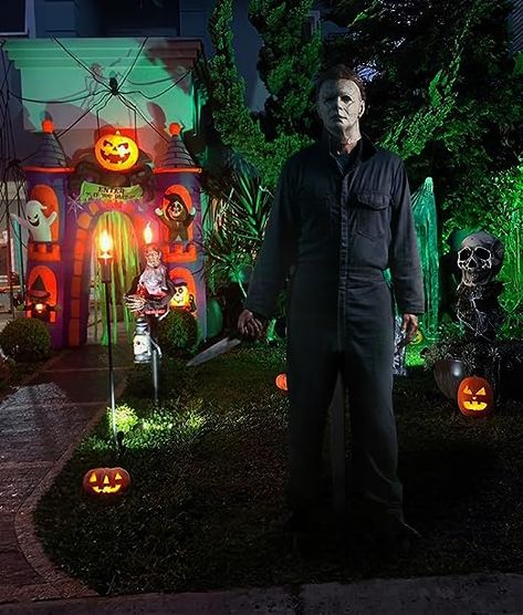 Michael Myers Decorations Outdoor, Micheal Myers Yard Decor, Michael Myers Outdoor Decor, Michael Myers Halloween Decor, Diy Michael Myers Prop, Michael Myers Decorations, Michael Myers Halloween Decorations, Michael Myers And Jason, Michael Meyer