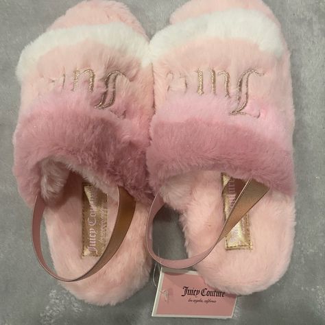 Y2k Slippers, Juicy Couture Slippers, Rainbow Slippers, Cute Uggs, Nike Shoes Women Fashion, Juicy Couture Shoes, Juicy Couture Purse, Toe Slippers, Pink Slippers