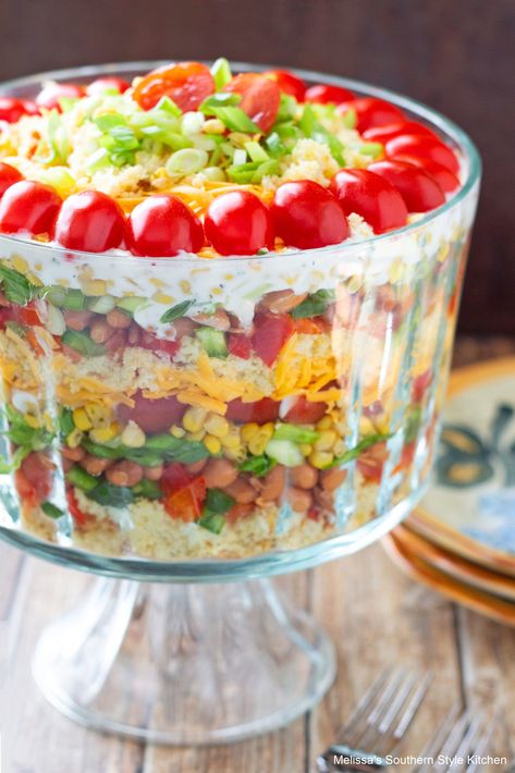 Chicken Chili Dip, Southern Cornbread Salad, Chili Dip Recipes, Cornbread Salad, Layer Chicken, Chili Dip, Homemade Cornbread, Layered Salad, Dip Recipe