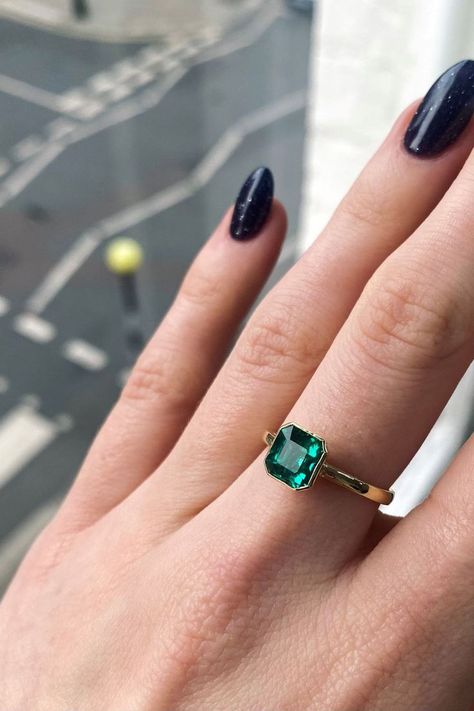 Coloured Gemstones, Gemstone Engagement Ring, Popular Trends, Colored Engagement Rings, Traditional Diamond, Gemstone Engagement, Colombian Emeralds, Loose Stones, Bespoke Jewellery