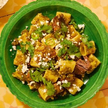 Green Chile Pasta, Presto Pasta, Easy Carbonara, Spicy Pumpkin Seeds, Sodium Foods, Mole Recipe, Borscht Recipe, Coconut Recipe, Cilantro Chutney