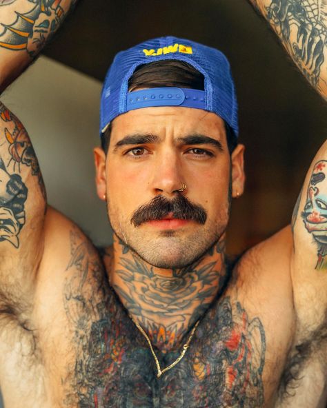 Tatted Guys, Moustache Style, Moustaches Men, Mustache Styles, Mustache Men, Scruffy Men, Country Men, Beard No Mustache, Attractive Guys