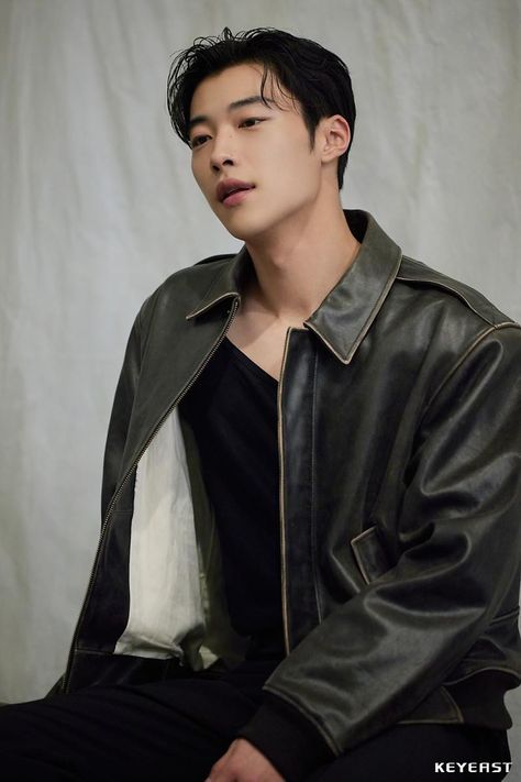 Woo Do Hwan Icons, Woo Do-hwan Abs, Male Korean Actors, K Actors, Woo Do-hwan Wallpaper, Kpop Male Idols, Crush Cake, Woo Dohwan, Most Handsome Korean Actors