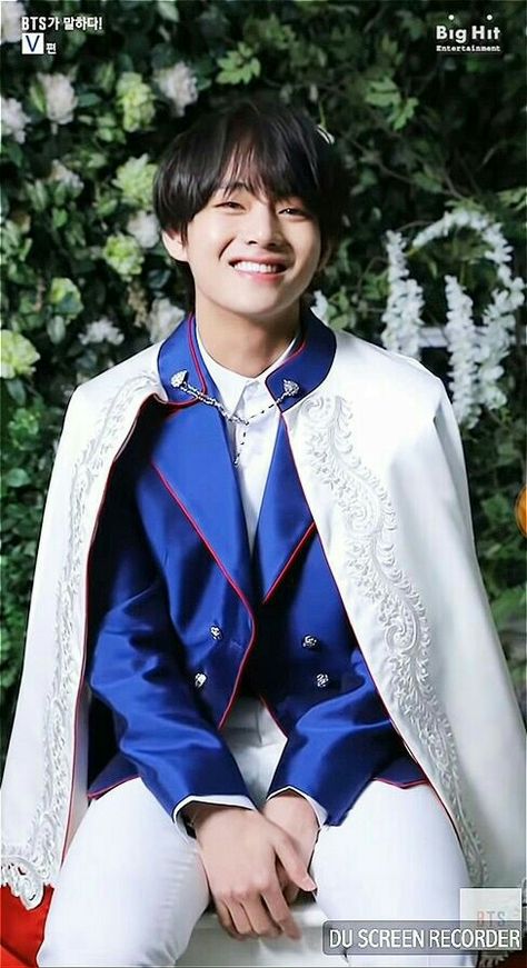 Taehyung prince outfit uniform V Smile, 7 Prince, V Bts Wallpaper, Bts Kim, Taehyung Photoshoot, Kim Taehyung Wallpaper, Bts Lockscreen, Bts Korea, Kim Jisoo