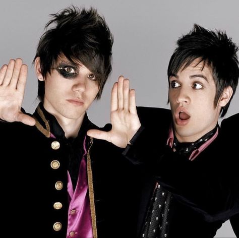 ryan ross panic at the disco patd brendon urie Ryan Ross And Brendon Urie, Ross Aesthetic, The Young Veins, Scene Makeup, Band Nerd, Ryan Ross, Pete Wentz, Panic At The Disco, Emo Makeup