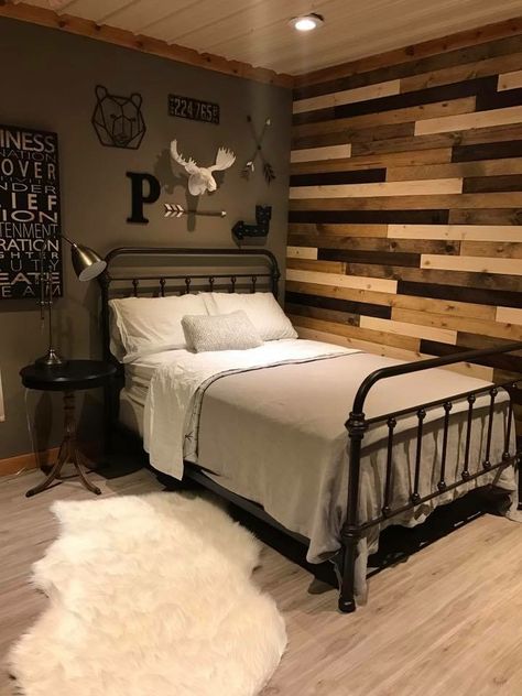 Country Room Ideas Bedroom, Adult Male Bedroom Ideas, Rustic Boys Bedrooms, Young Mans Bedroom Ideas, Tiny Cabin Plans, Male Bedroom Ideas, Room Ideas For Men Bedroom, Western Bedrooms, Boys Bedroom Makeover