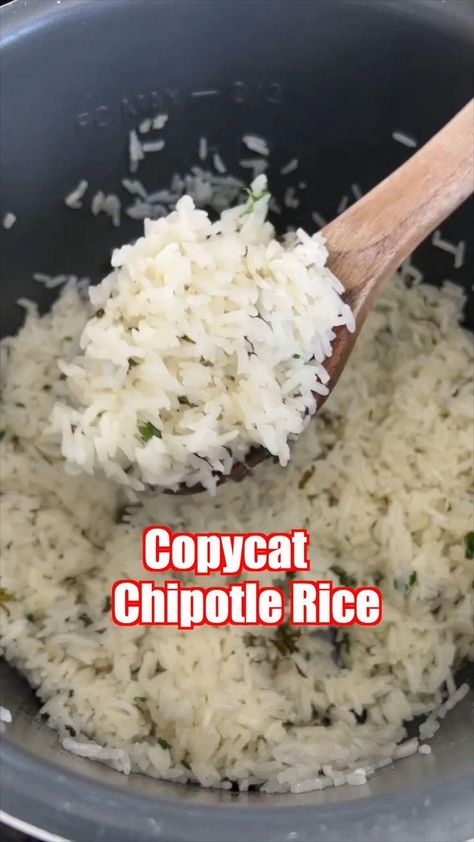 Chipotle-Inspired Cilantro Lime Rice Chipotle Rice, Chipotle Inspired Recipes, Chipotle Copycat, Chipotle Recipes, White Rice Recipes, Rice Cooker Recipes, Brown Rice Recipes, Lime Rice, Cilantro Lime Rice