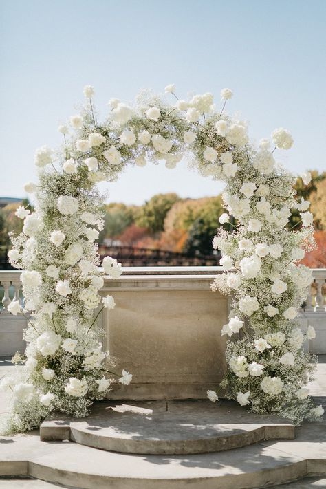 Smith Wedding, Wedding Alters, Floral Arch Wedding, White Roses Wedding, White Wedding Theme, Wedding Ceremony Arch, Arch Decoration, Wedding Arch Flowers, Arch Flowers