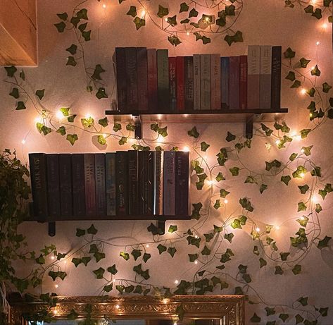 Fairy Lights Shelves, Fairycore Bookshelf, Fairy Core Bookshelf, Bedroom Inspo With Bookshelf, Bookshelf Design Aesthetic, Forest Green Library Room, Room Decor Ideas Bookshelf, Vines On Bookshelf, Green Book Room